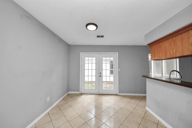 Building Photo - 2622 Heather Knoll Dr