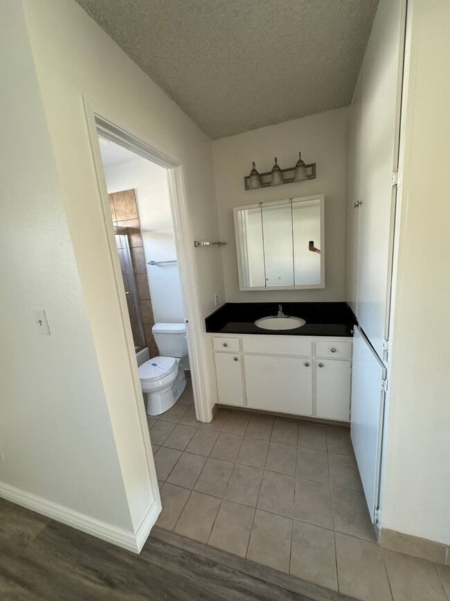 Building Photo - 7434 Mesa College Dr