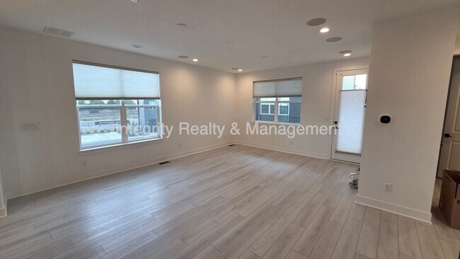 Building Photo - 11014 E Hinsdale Cir