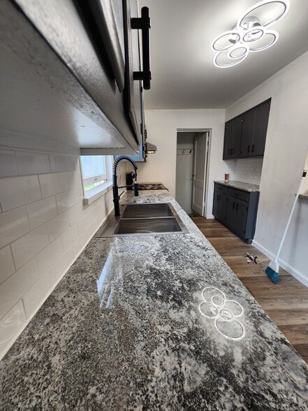 Building Photo - 334 Moyhend St