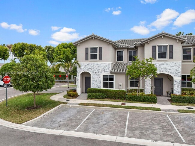 Building Photo - 2723 SE 17th St