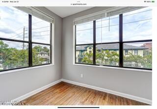 Building Photo - 2545 Oak St