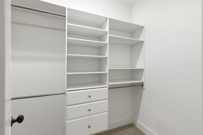 Building Photo - 790 Fontwell Ln