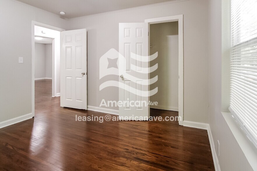 Building Photo - 2456 N Cheyenne Ave