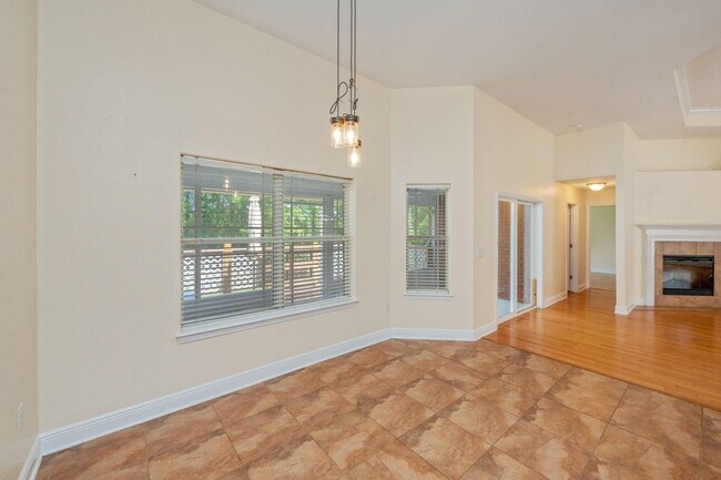 Building Photo - 618 Territory Ln