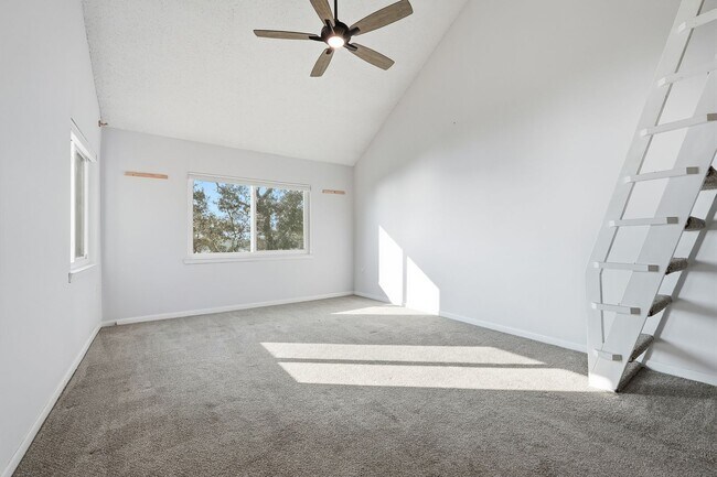 Building Photo - Premier Marina Cove end unit!!   Coastal Lifestyle at its BEST!!