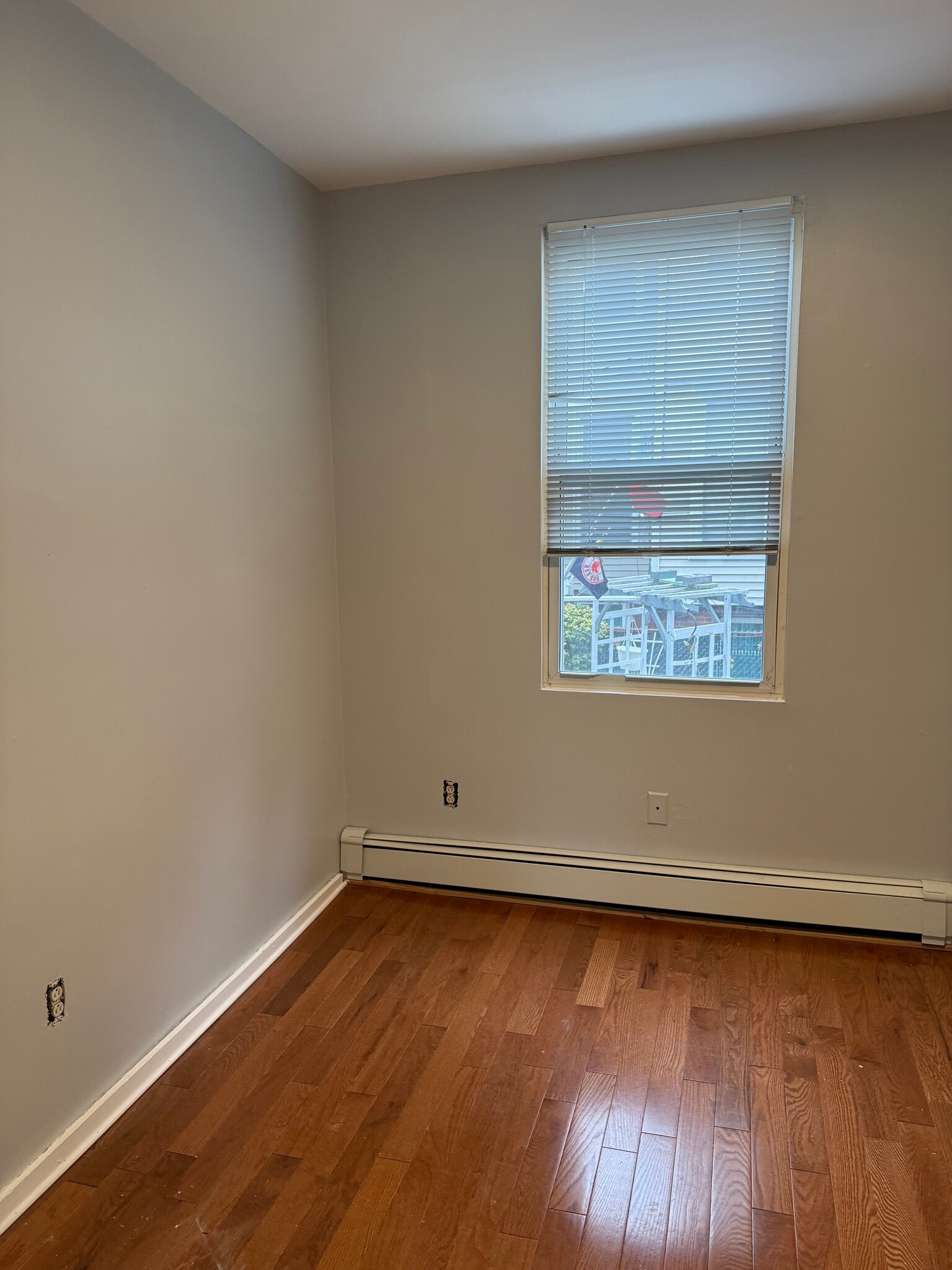 Building Photo - 75 Putnam St