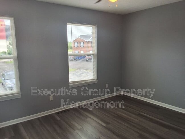 Building Photo - 1115 Crowne Pointe Dr
