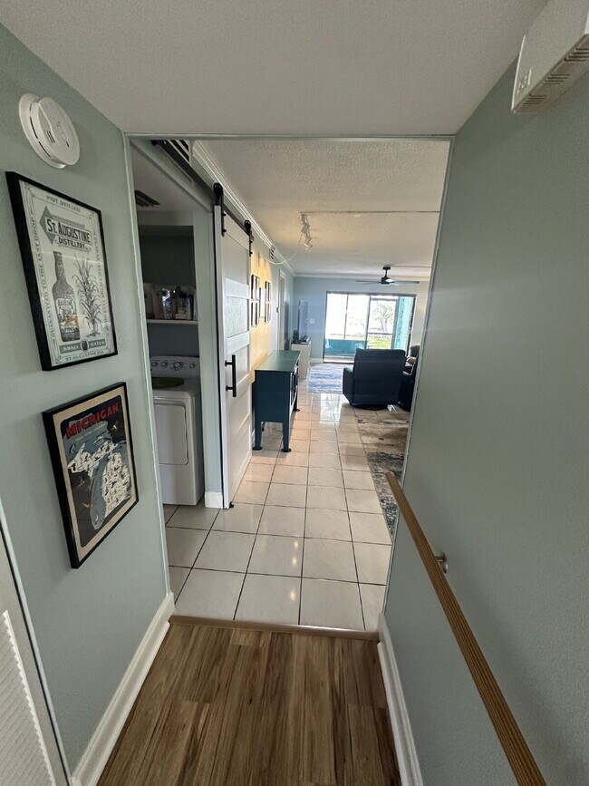 Building Photo - DIRECT RIVER CONDO