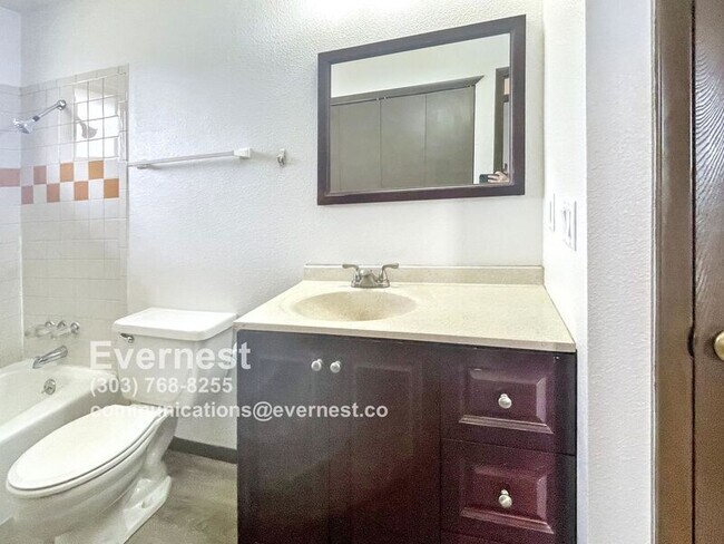 Building Photo - 2333 W 17th St