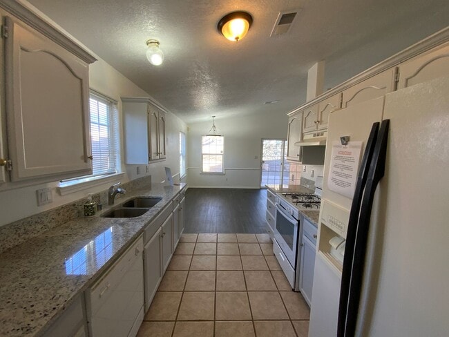 Building Photo - 3 Bedroom Single Story Home Available Near Irving Blvd NW & Eagle Ranch Rd!