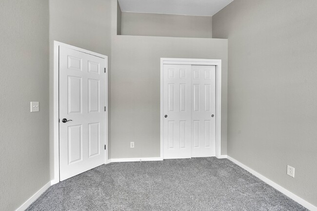 Building Photo - $2,800.00- 3-bed, 3.5 bath Townhome with Finished Basement and Fireplace in Broomfield!
