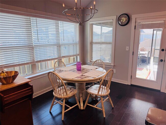 Building Photo - 730 Hedgefield Way