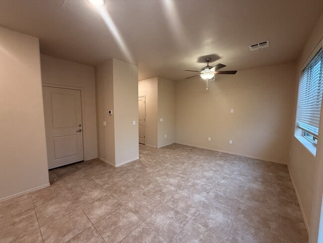 Building Photo - 4239 E Columbus Park Pl