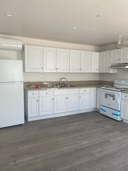 Primary Photo - 6536 Brynhurst Ave