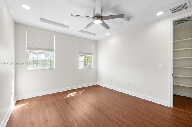 Building Photo - 433 SW 147th Ave