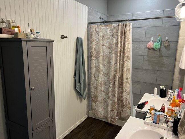 Building Photo - Comfort and Convenience : 3 Bedroom 2 Bath...