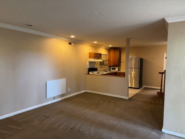 Building Photo - Oak Hills (15425)