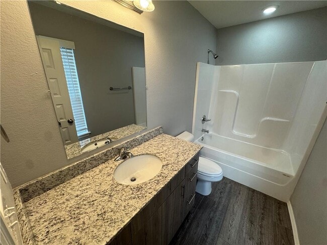 Building Photo - 1636 S Razorback Rd