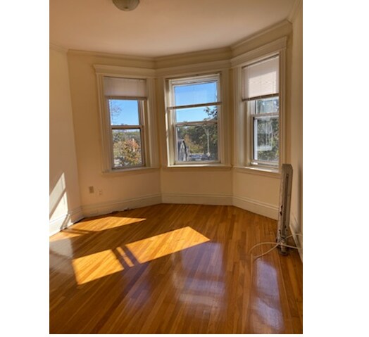 Building Photo - 102 Queensberry St