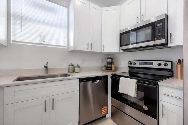 Building Photo - 3707 Saginaw Ave