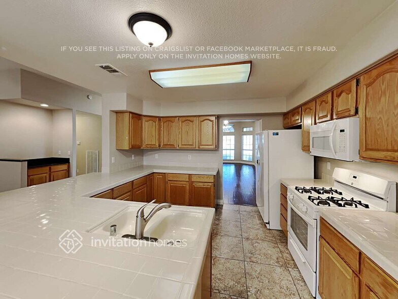 Building Photo - 182 Raton Dr