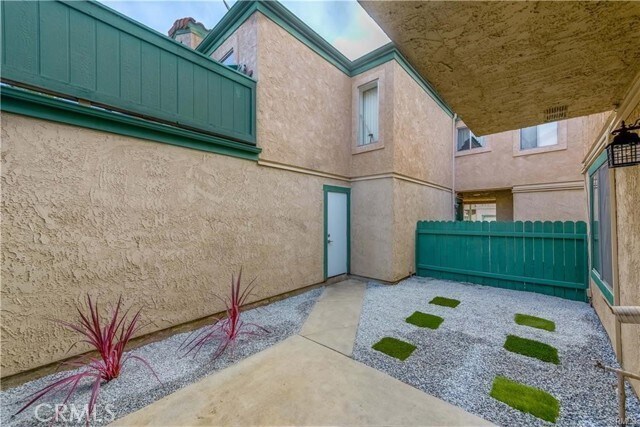 Building Photo - 9412 Shadowood Dr