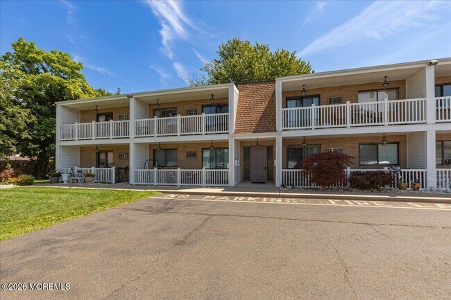 Building Photo - 119 Avery Ave
