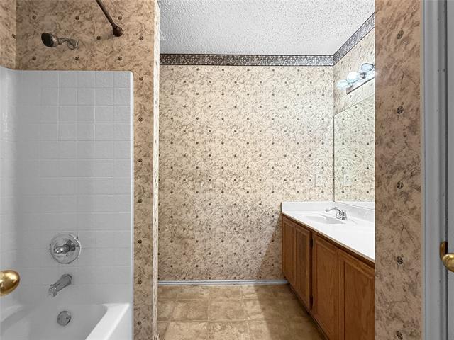 Building Photo - 204 Patton Dr