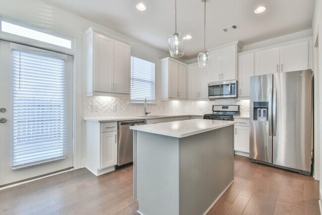 Building Photo - 126 Cannon Trce Dr