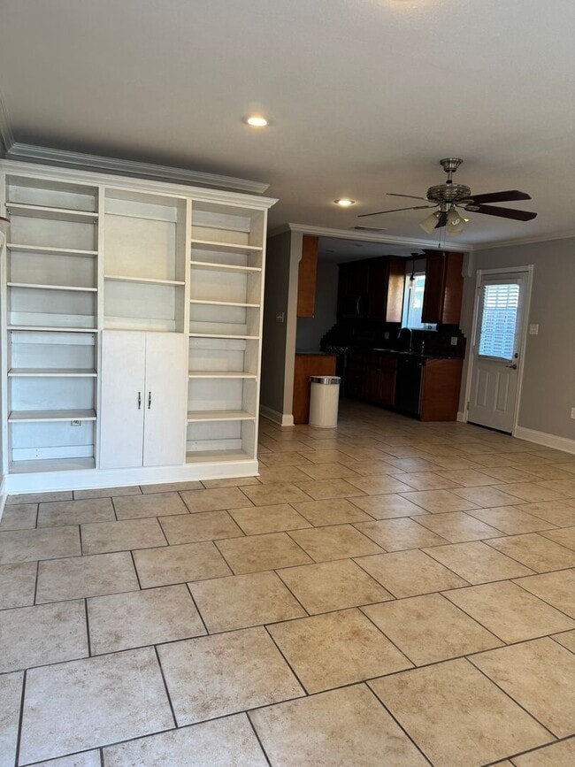 Building Photo - Great Rental near LSU