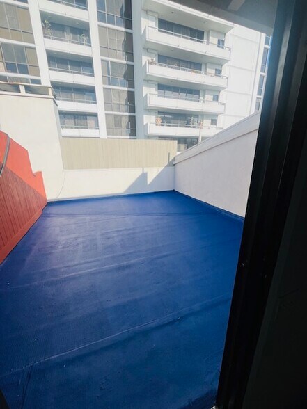 Building Photo - 1220 Manning Ave