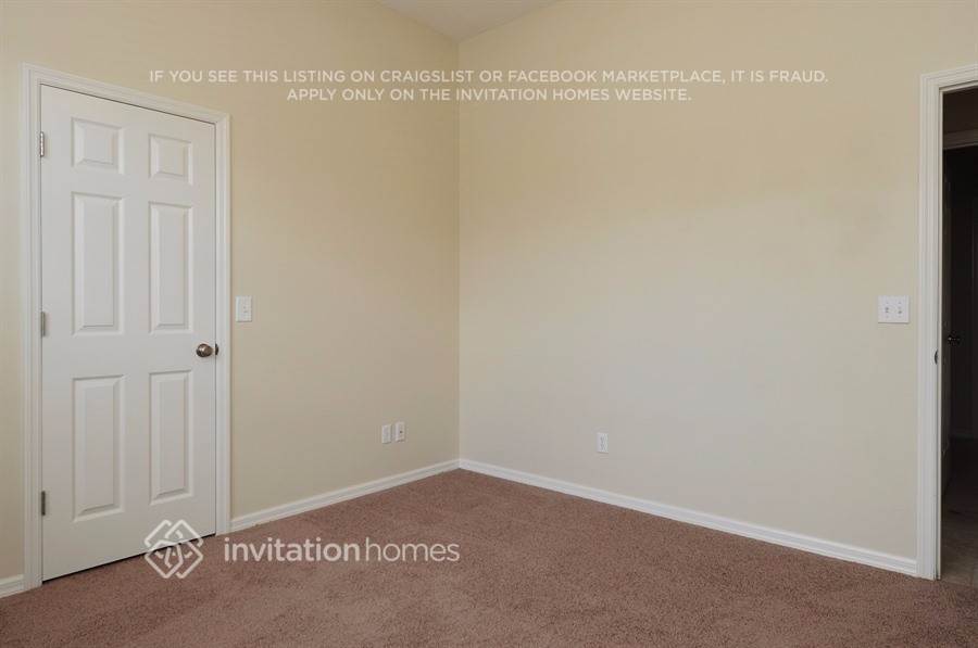 Building Photo - 6034 39th Ct E