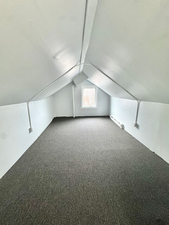 Building Photo - 1102 Second Street