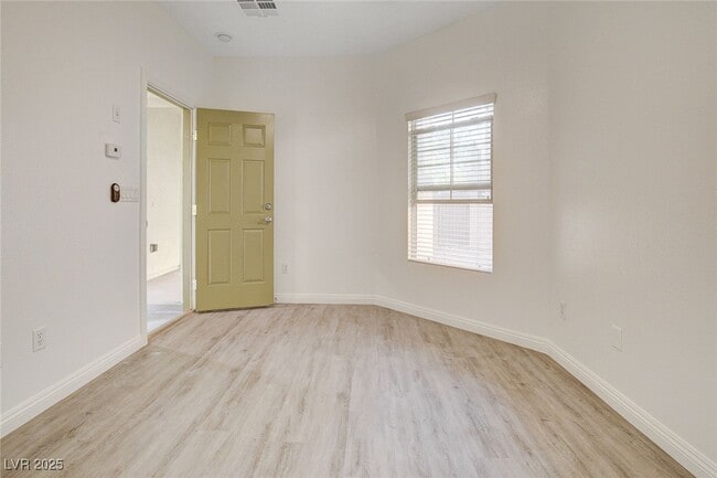 Building Photo - 1068 Riddle Glen St