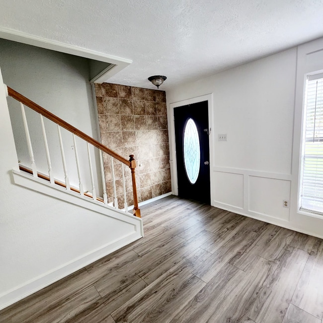 Building Photo - 3862 Laura Leigh Dr