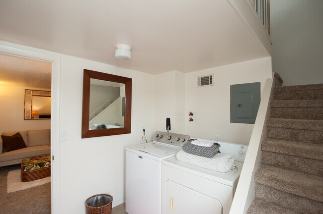 Building Photo - 219 S Gull Lake Dr