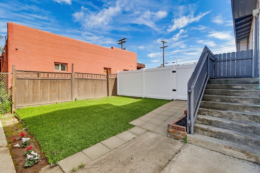 Building Photo - 9234 -9236 Winter Gardens Blvd