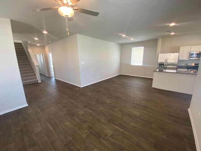 Building Photo - Brand New 4 Bed 2.5 Bath House with Large ...
