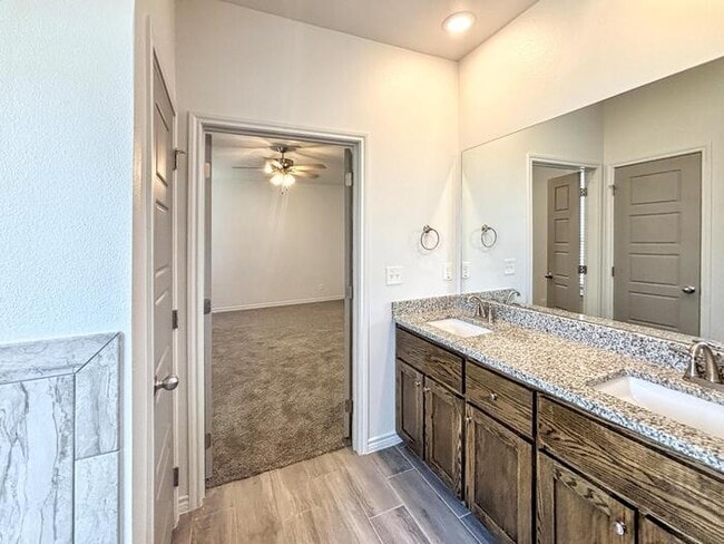 Building Photo - 725 Freedom Cir