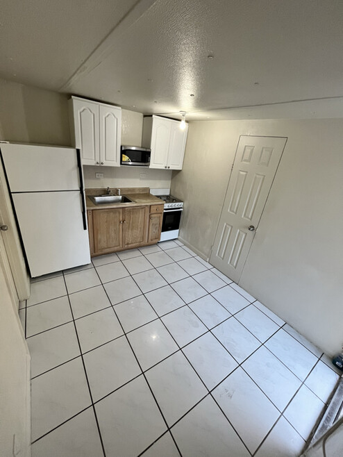 Building Photo - 1135 SW 127th Ct