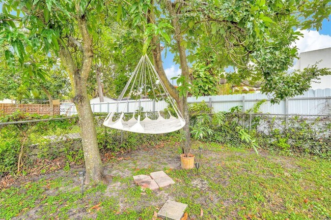 Building Photo - 274 NW 43rd St