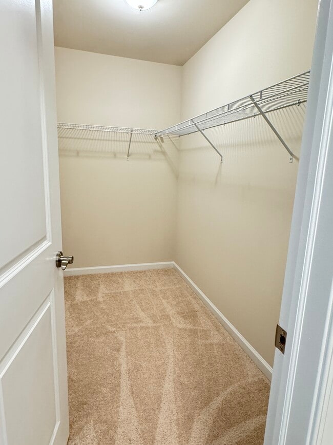 Building Photo - 3109 Fairfax Terrace