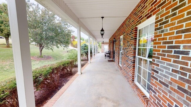 Building Photo - 168 Stewart Hills Dr