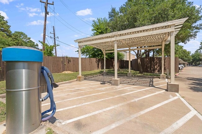 Building Photo - 2400 Spring Rain Dr