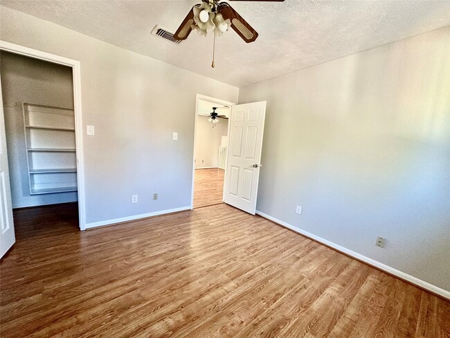 Building Photo - 2818 Stoney Wood Dr