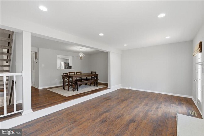 Building Photo - 1490 Autumn Ridge Cir