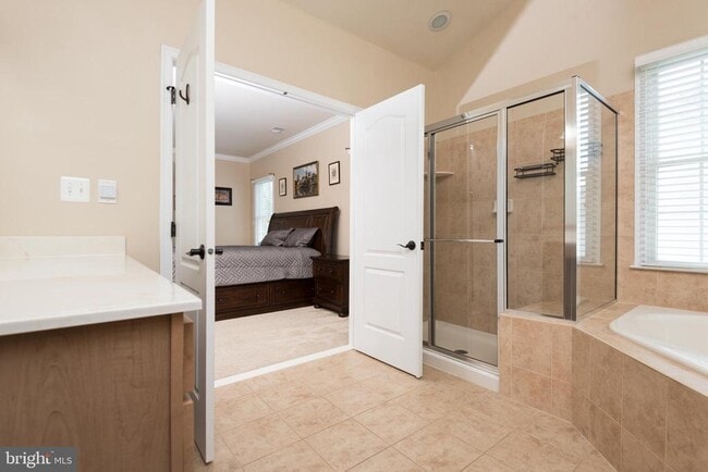 Building Photo - 5737 Waterloo Bridge Cir