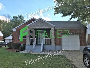 Building Photo - Check out this Charmer!