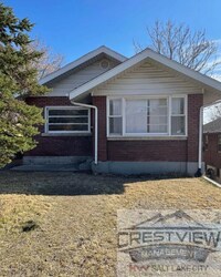 Building Photo - Deem Triplex